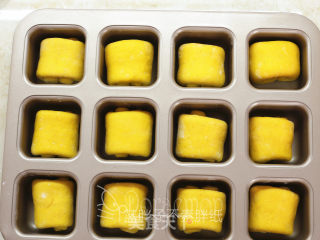 Whole Wheat Pumpkin Rolls recipe