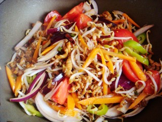 Fried Noodles with Shredded Pork recipe