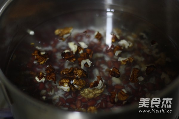 Walnut Red Bean Glutinous Rice Paste recipe