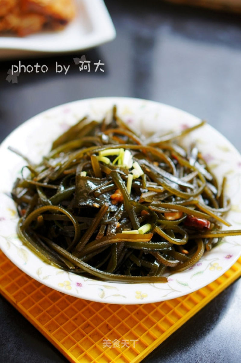 Hot and Sour Kelp Shreds recipe