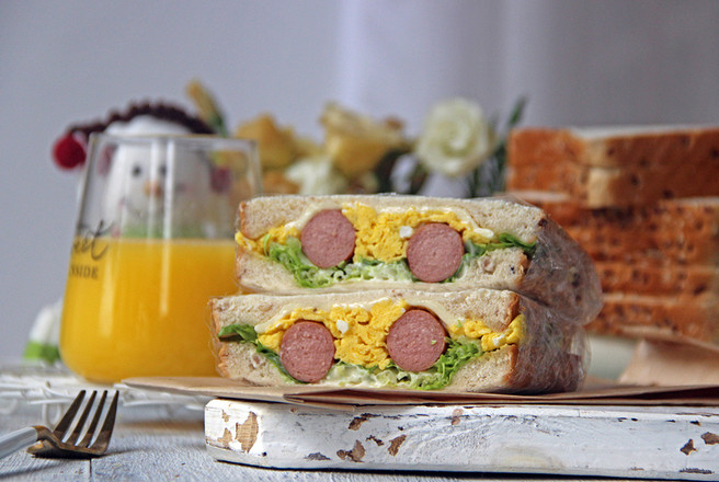 Beef Sausage and Egg Sandwich recipe