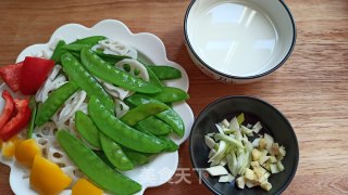 Sweet Pepper and Lotus Root Slices recipe