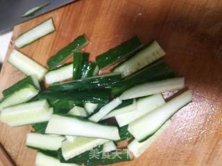 Stir-fried Celery and Cucumber with Lean Meat recipe