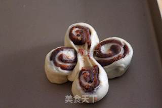 Sesame Bean Paste Bread recipe