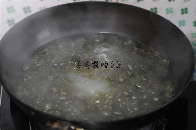 Stir-fried Lei Gong Shit with Sour Radish recipe