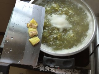 Brown Sugar, Ginger, and Mung Bean Soup recipe