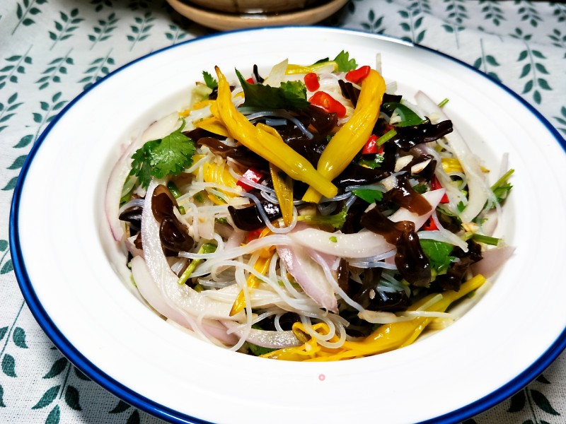 Fresh Yellow Flower Fungus Mixed with Vermicelli recipe