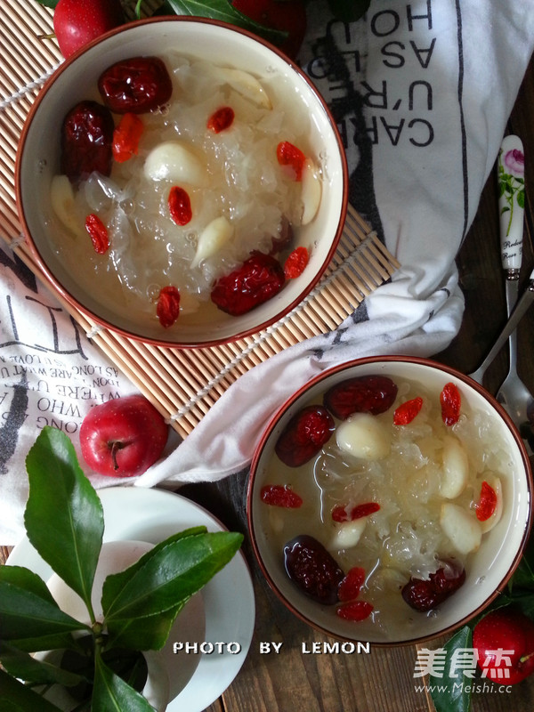 Tremella and Red Date Soup recipe