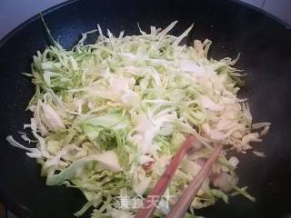 Stir-fried Vermicelli with Sliced Cabbage and Pork recipe