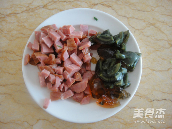 Broccoli Stewed with Preserved Egg recipe