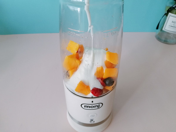 Mango Blueberry Milkshake recipe