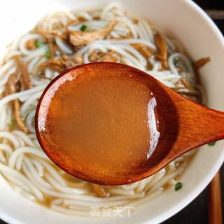 Old Chicken Noodles with Field Mushroom recipe