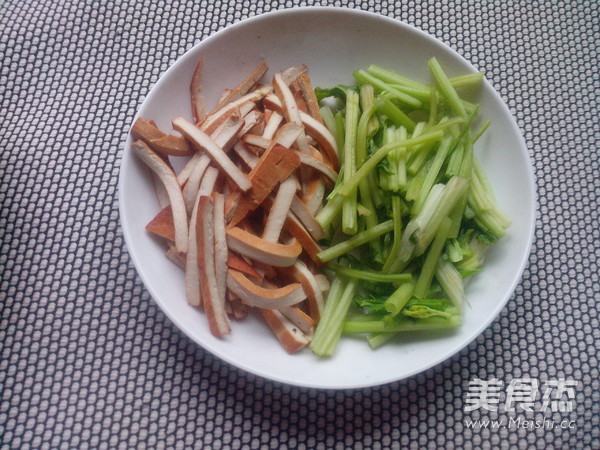 Celery Chili Stir-fried Tofu recipe